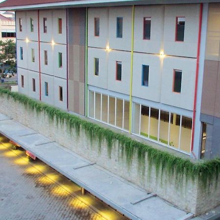 Urban Styles Hitz Kuta Hotel Kuta  Exterior photo