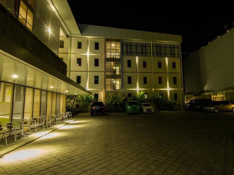Urban Styles Hitz Kuta Hotel Kuta  Exterior photo