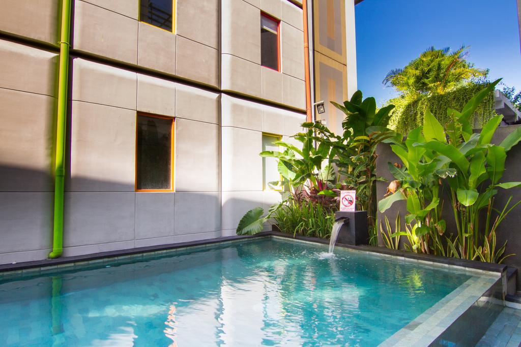 Urban Styles Hitz Kuta Hotel Kuta  Exterior photo