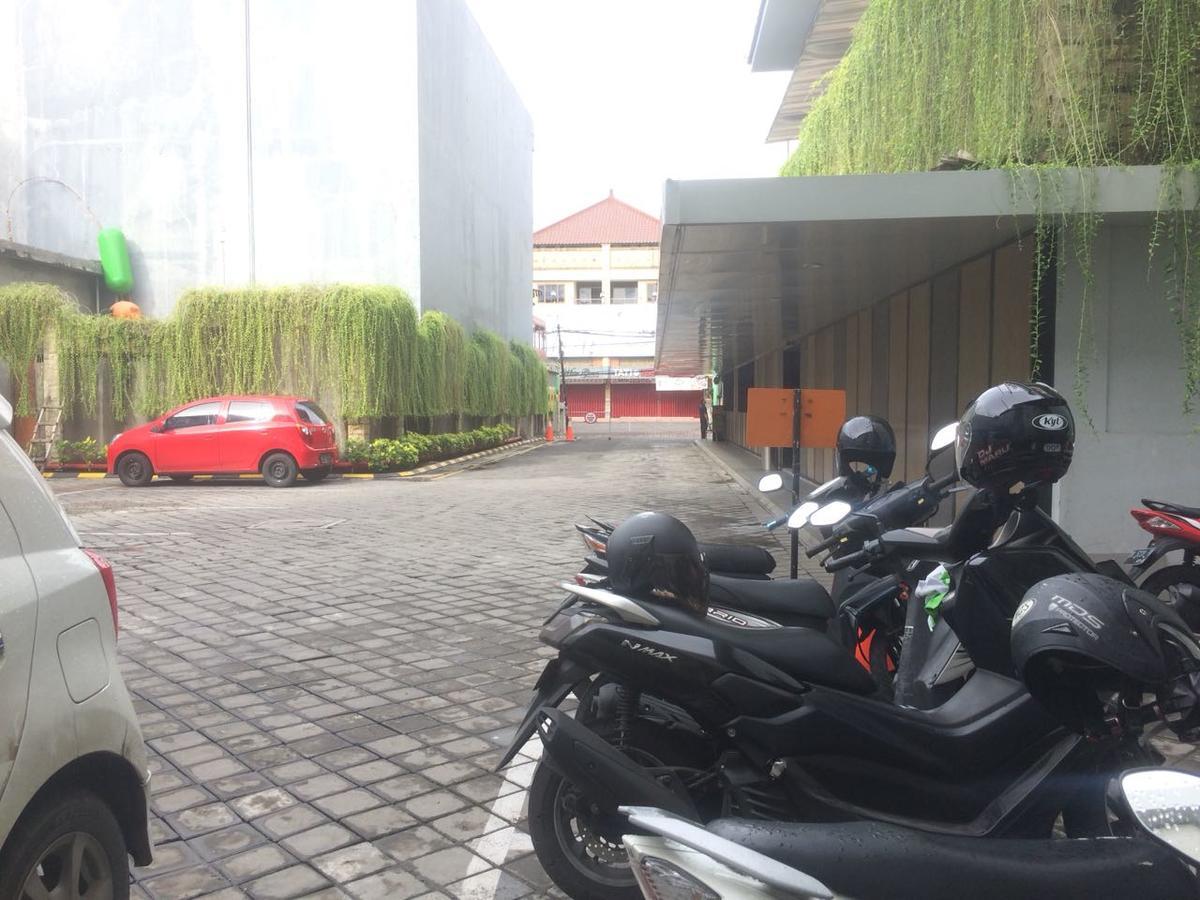 Urban Styles Hitz Kuta Hotel Kuta  Exterior photo