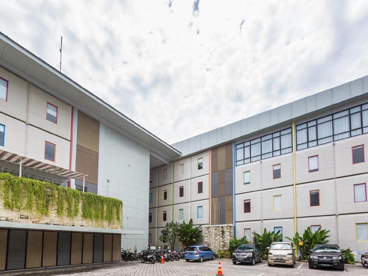 Urban Styles Hitz Kuta Hotel Kuta  Exterior photo